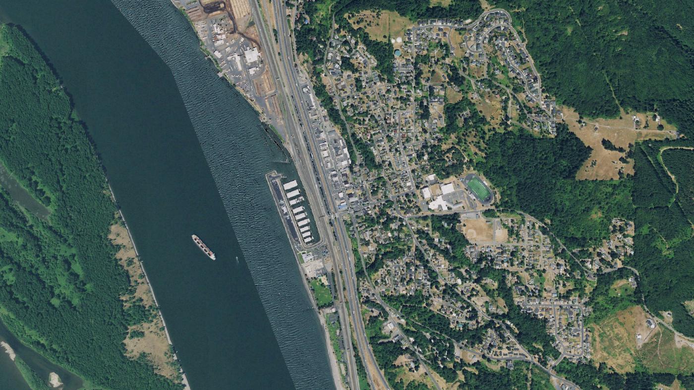 Aerial view of Kalama's street grid and road network